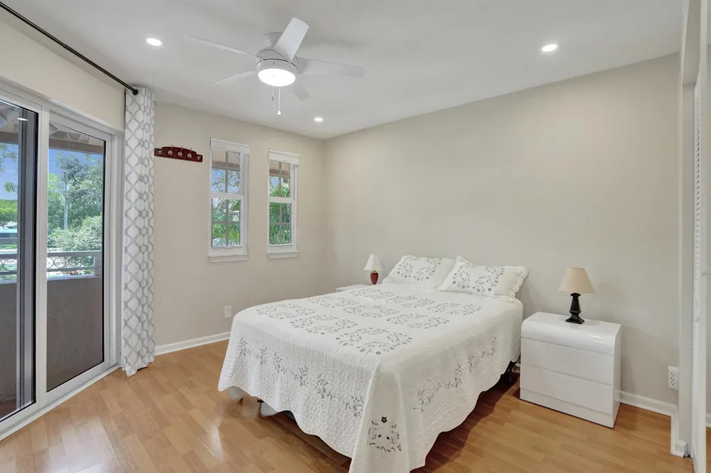 4921 Riverside Drive #606 Coral Springs, FL 33067