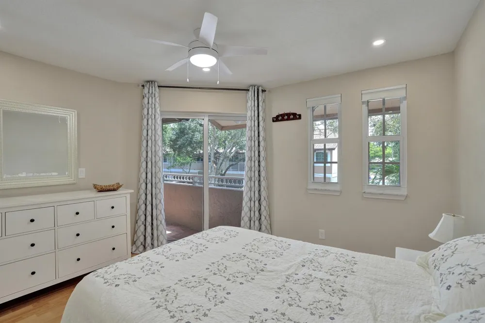 4921 Riverside Drive #606 Coral Springs, FL 33067