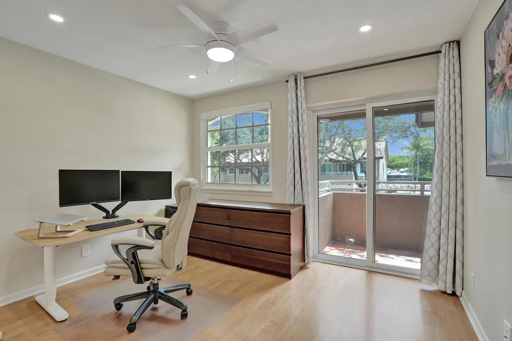 4921 Riverside Drive #606 Coral Springs, FL 33067