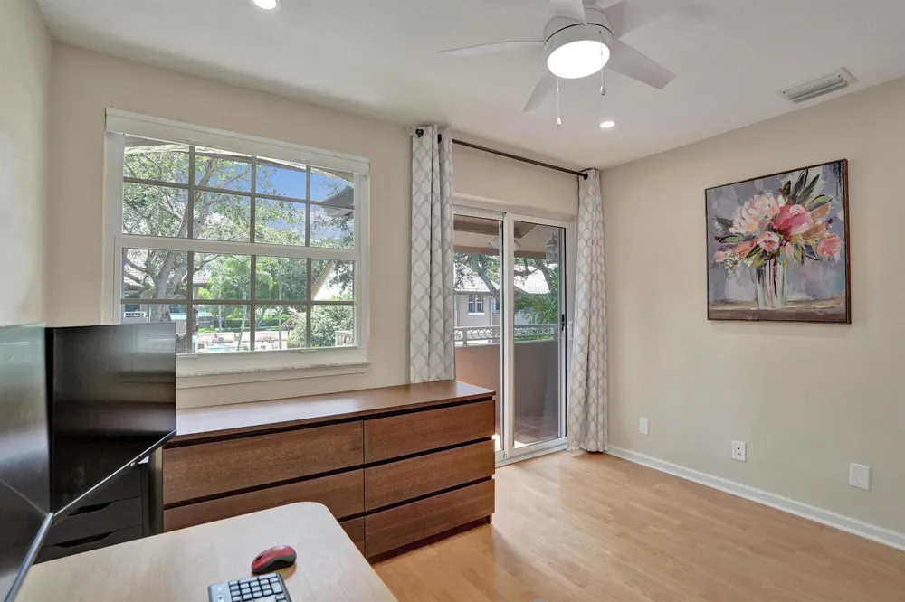 4921 Riverside Drive #606 Coral Springs, FL 33067