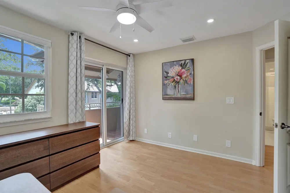 4921 Riverside Drive #606 Coral Springs, FL 33067