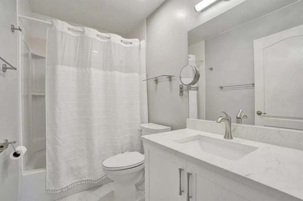 4921 Riverside Drive #606 Coral Springs, FL 33067