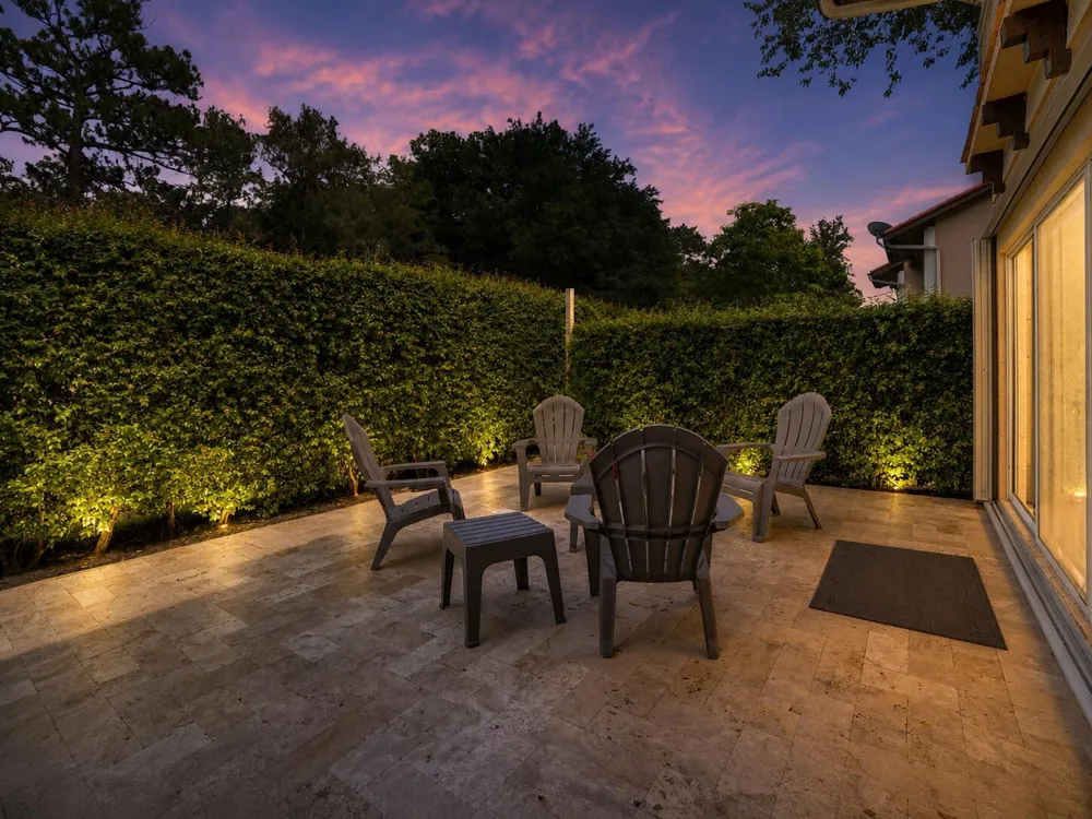4921 Riverside Drive #606 Coral Springs, FL 33067