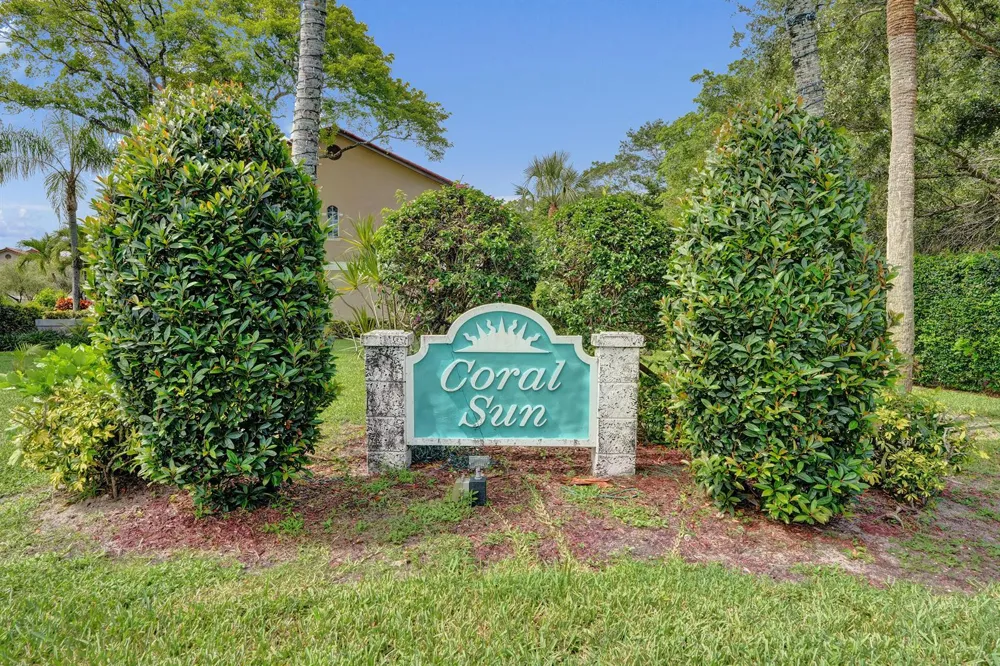 4921 Riverside Drive #606 Coral Springs, FL 33067