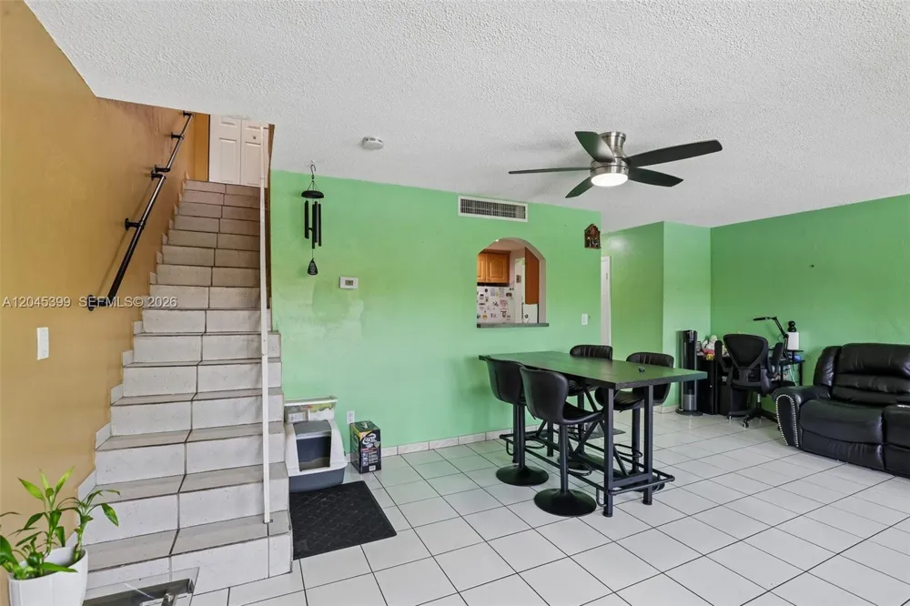 1300 W 53rd St #25 Hialeah, FL 33012