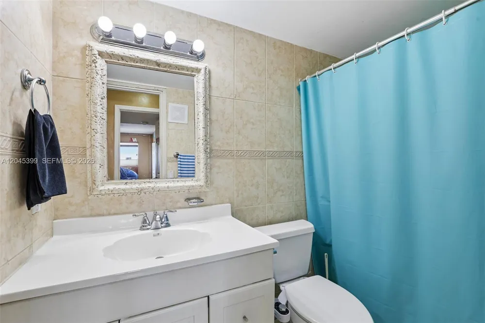 1300 W 53rd St #25 Hialeah, FL 33012