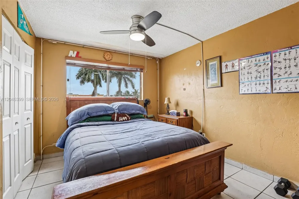 1300 W 53rd St #25 Hialeah, FL 33012