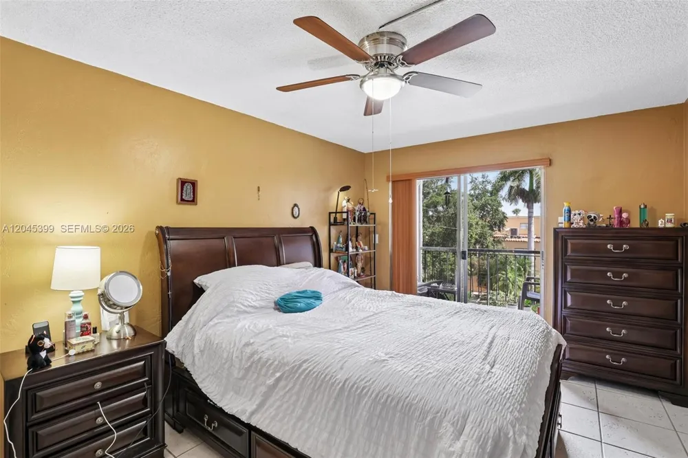 1300 W 53rd St #25 Hialeah, FL 33012