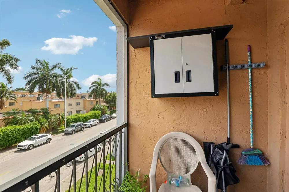 1300 W 53rd St #25 Hialeah, FL 33012