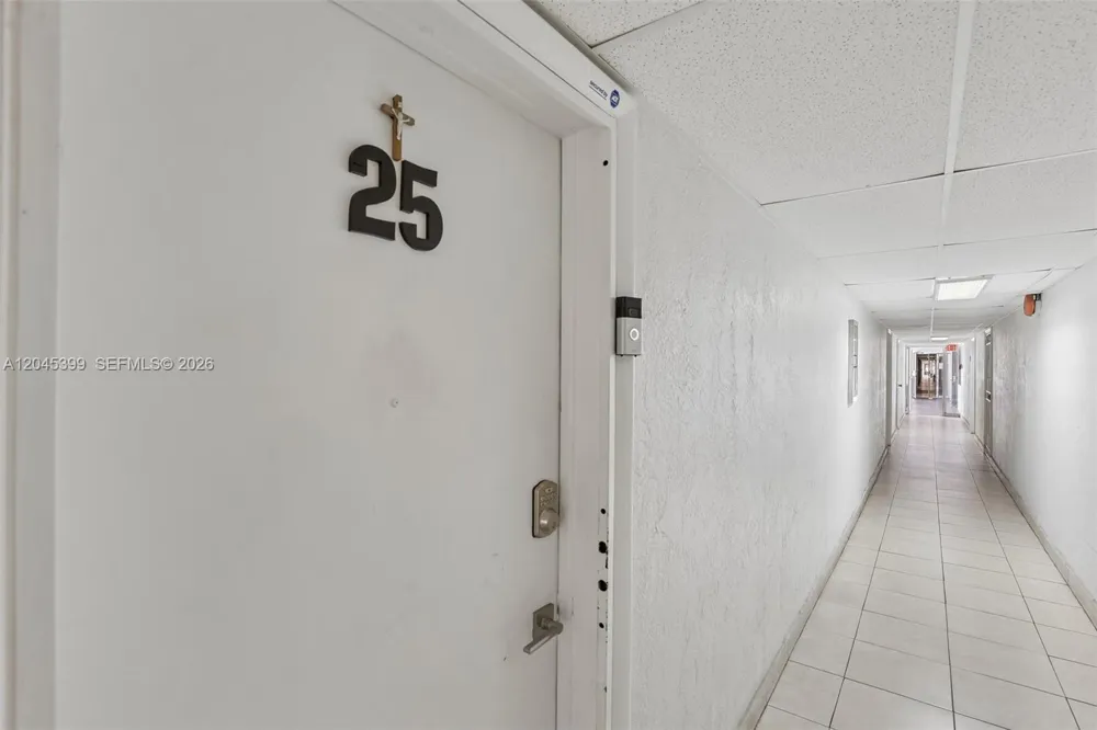 1300 W 53rd St #25 Hialeah, FL 33012