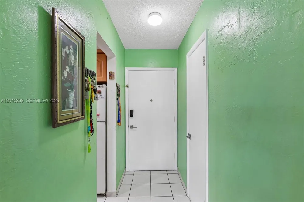 1300 W 53rd St #25 Hialeah, FL 33012