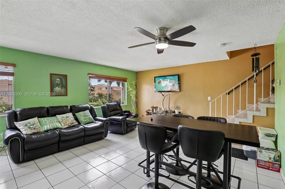 1300 W 53rd St #25 Hialeah, FL 33012