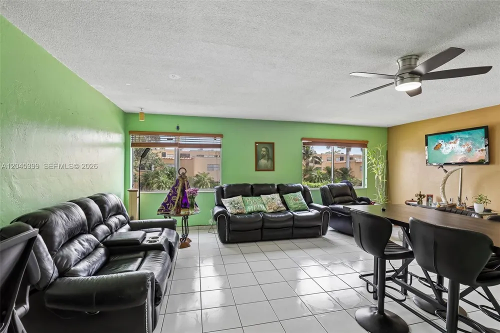1300 W 53rd St #25 Hialeah, FL 33012