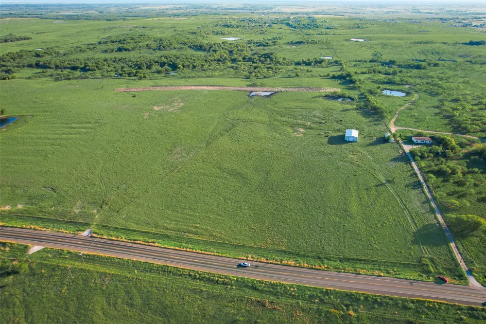 4738 Fm 85 Ennis, TX 75119