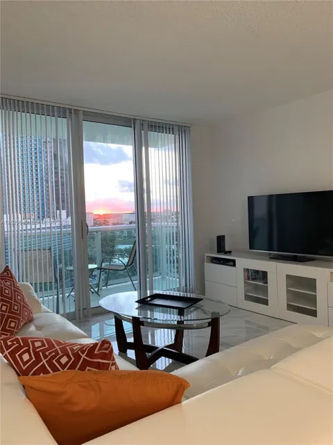3901 S Ocean Dr #12V
