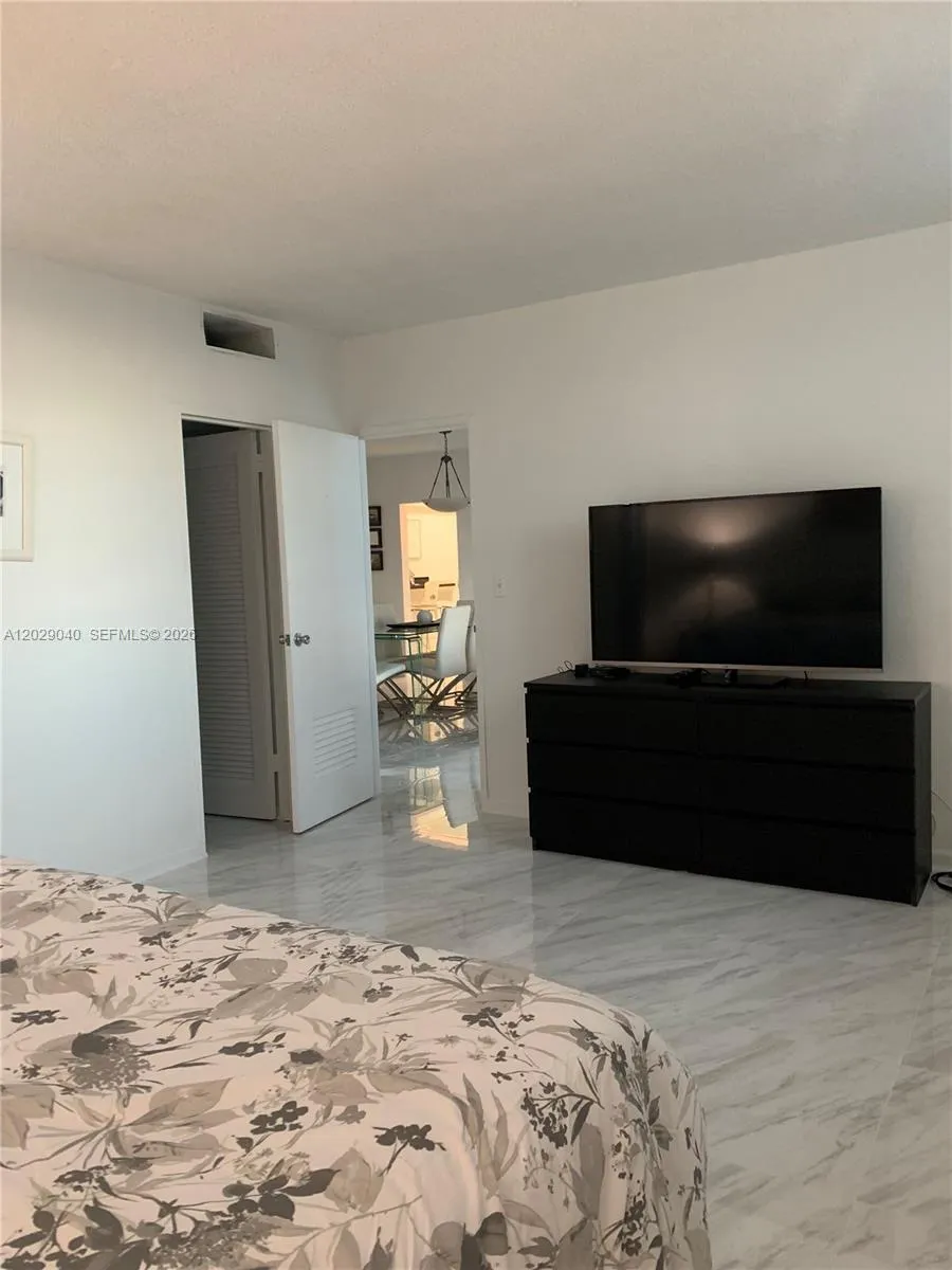 3901 S Ocean Dr #12V Hollywood, FL 33019