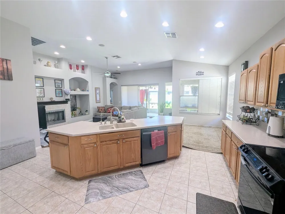 11236 BLACKSMITH DRIVE Tampa, FL 33626
