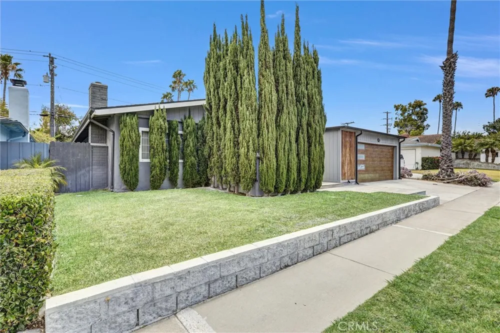 3078 Trinity Costa Mesa, CA 92626