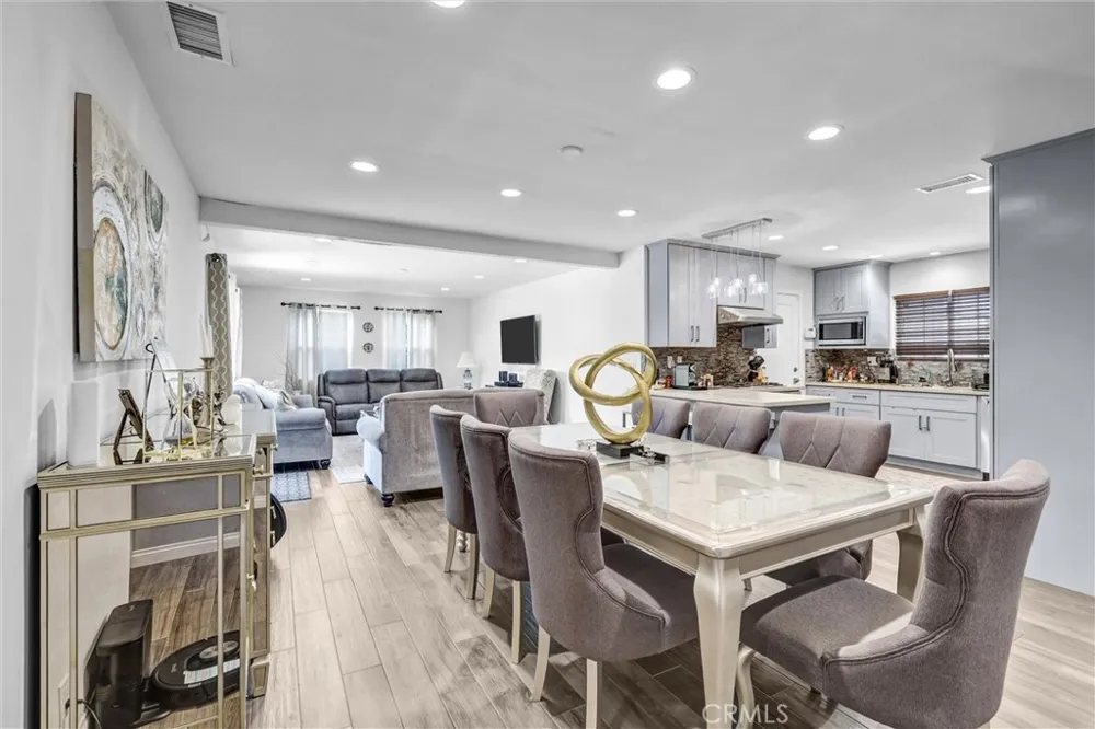 3078 Trinity Costa Mesa, CA 92626