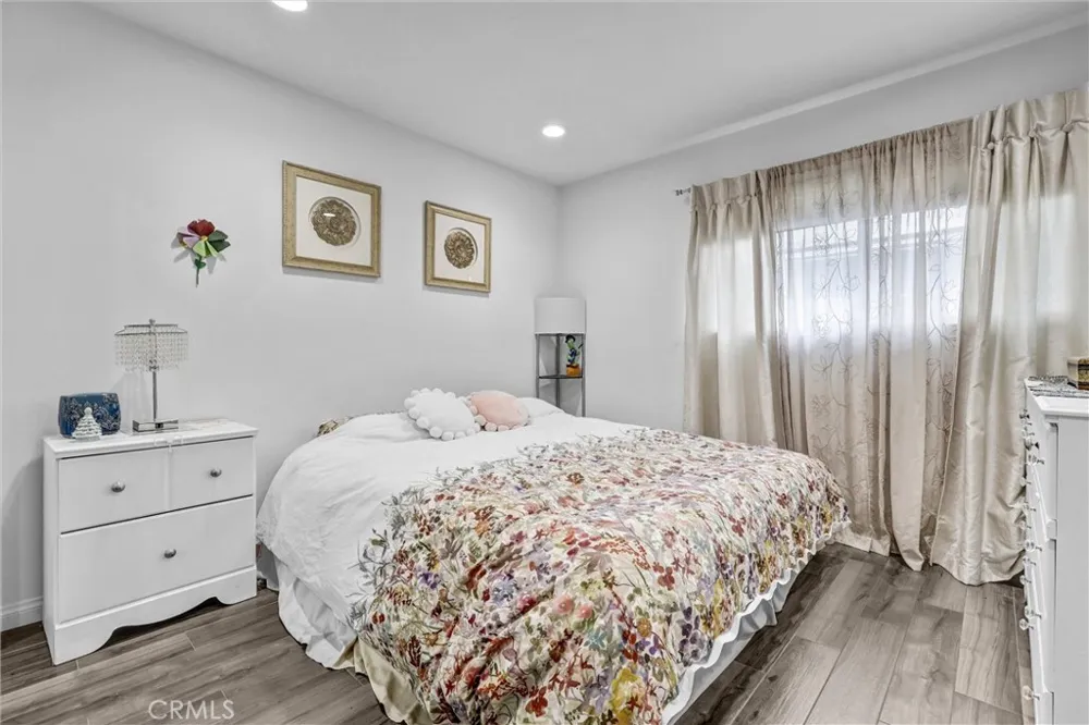 3078 Trinity Costa Mesa, CA 92626