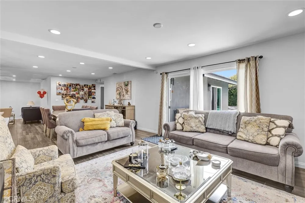 3078 Trinity Costa Mesa, CA 92626