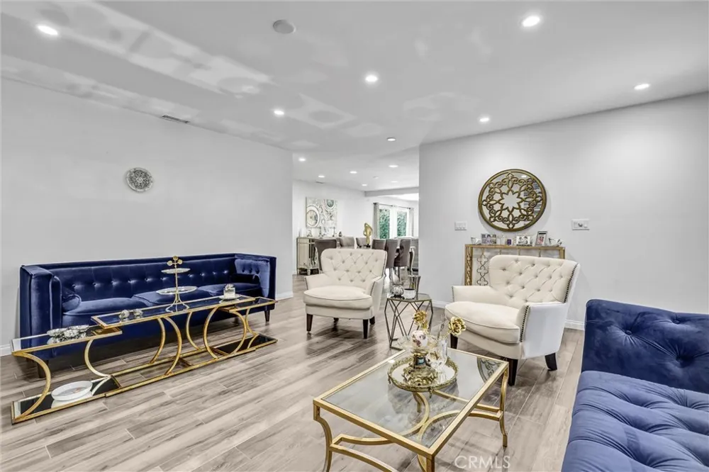 3078 Trinity Costa Mesa, CA 92626