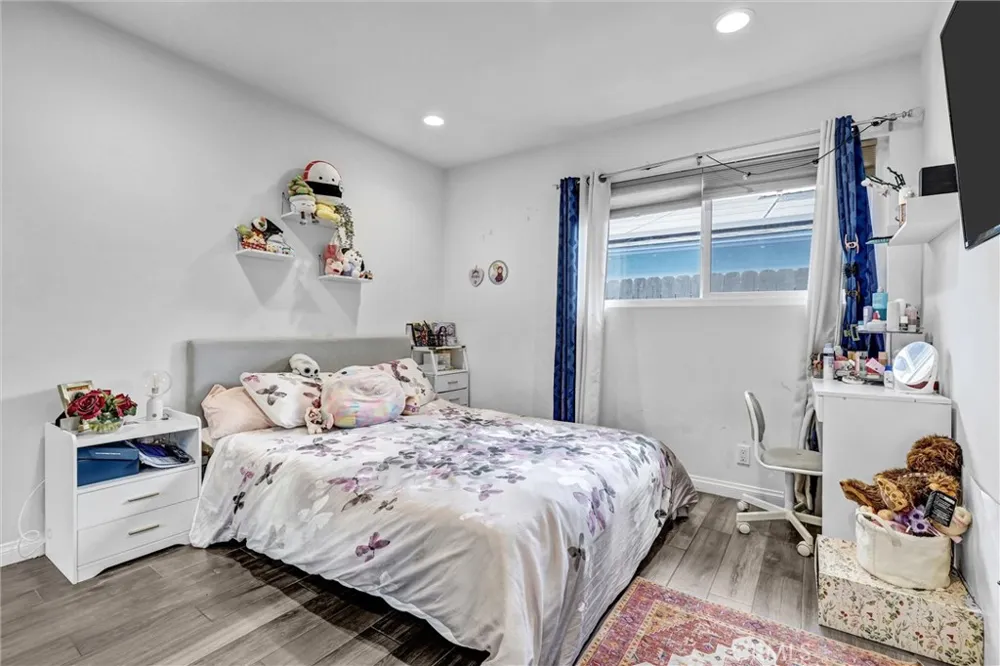 3078 Trinity Costa Mesa, CA 92626