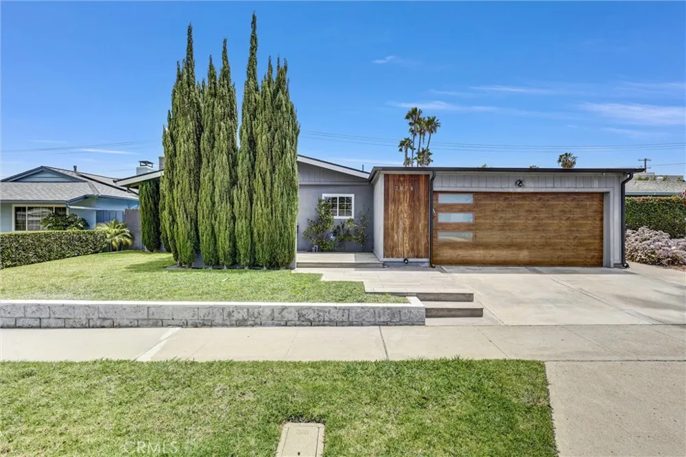 3078 Trinity Costa Mesa, CA 92626