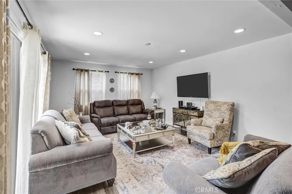3078 Trinity Costa Mesa, CA 92626