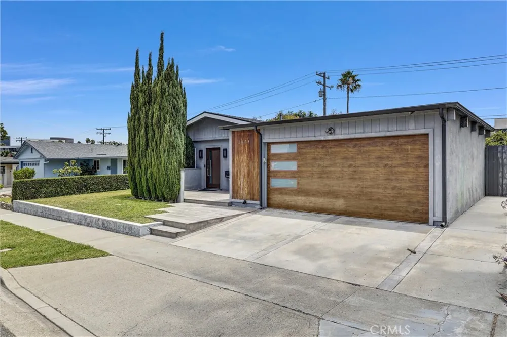 3078 Trinity Costa Mesa, CA 92626