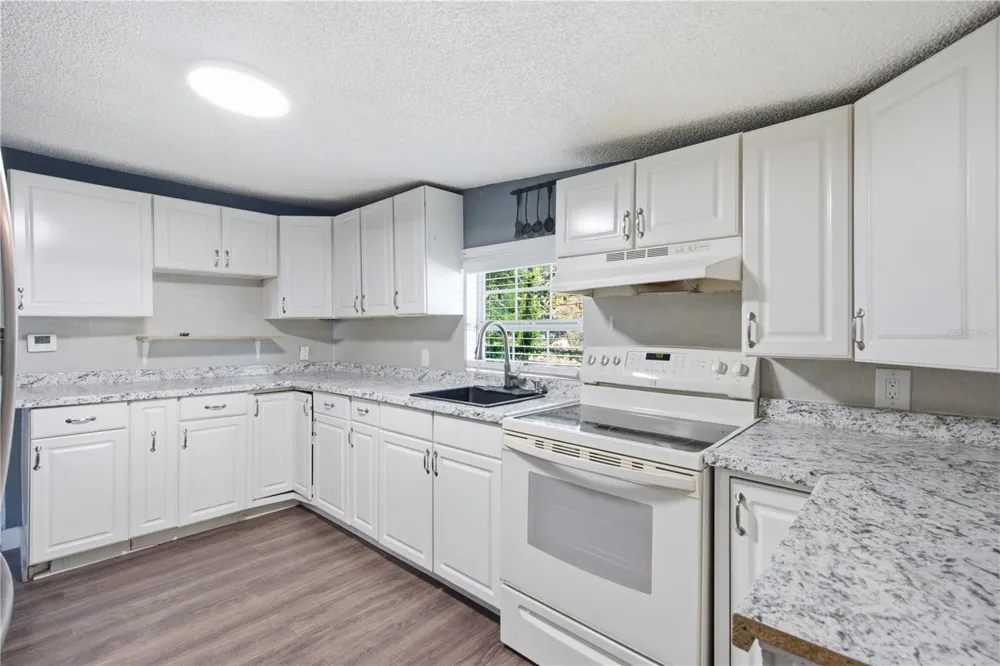 39217 FIBELKORN ROAD Zephyrhills, FL 33540