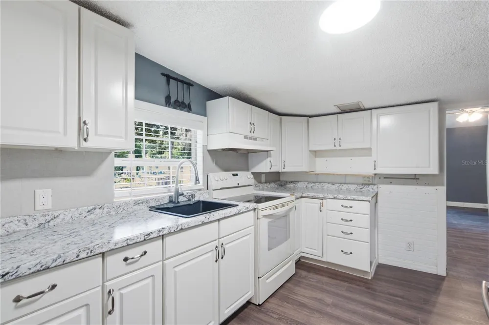 39217 FIBELKORN ROAD Zephyrhills, FL 33540