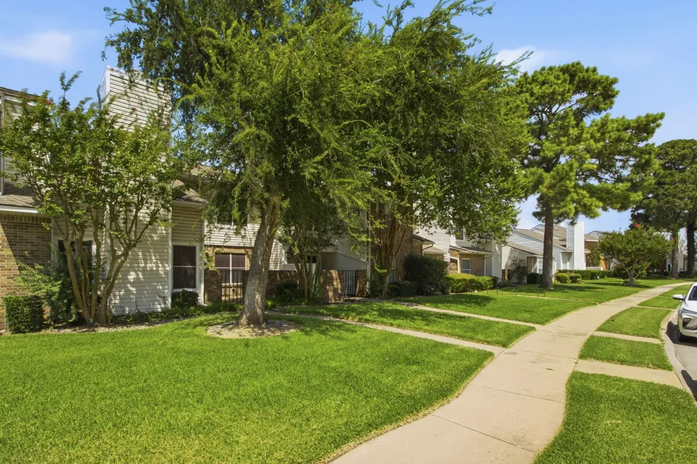 840 Creekside Drive Lewisville, TX 75067
