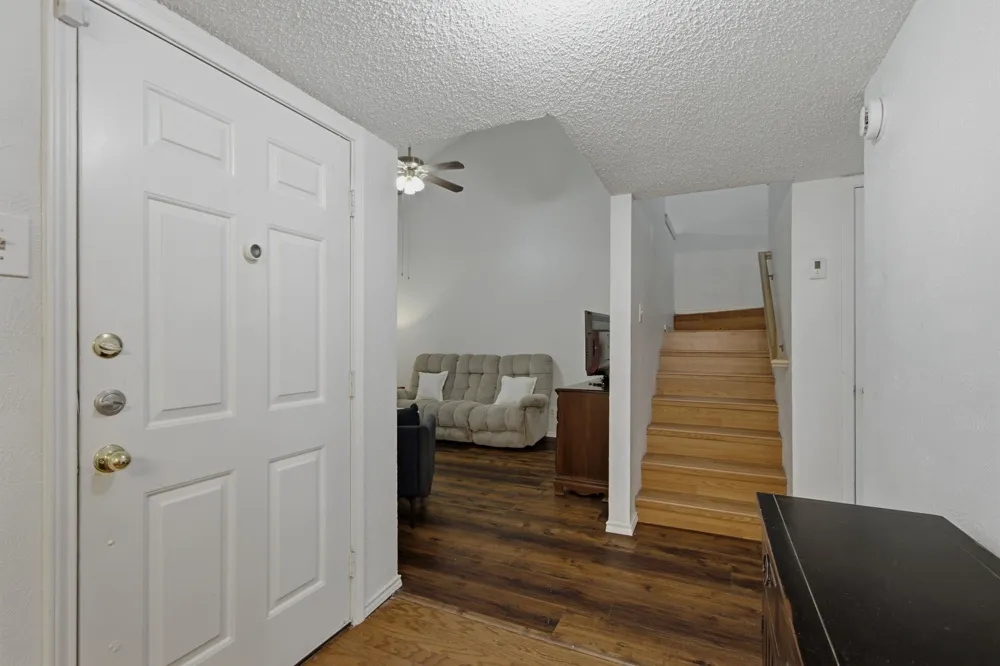 840 Creekside Drive Lewisville, TX 75067