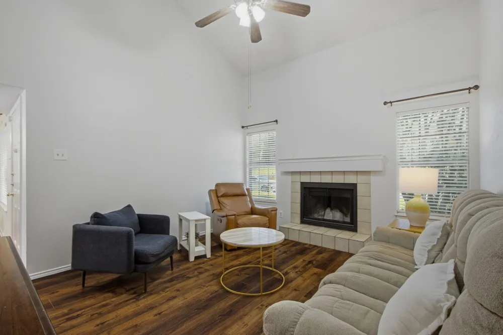 840 Creekside Drive Lewisville, TX 75067