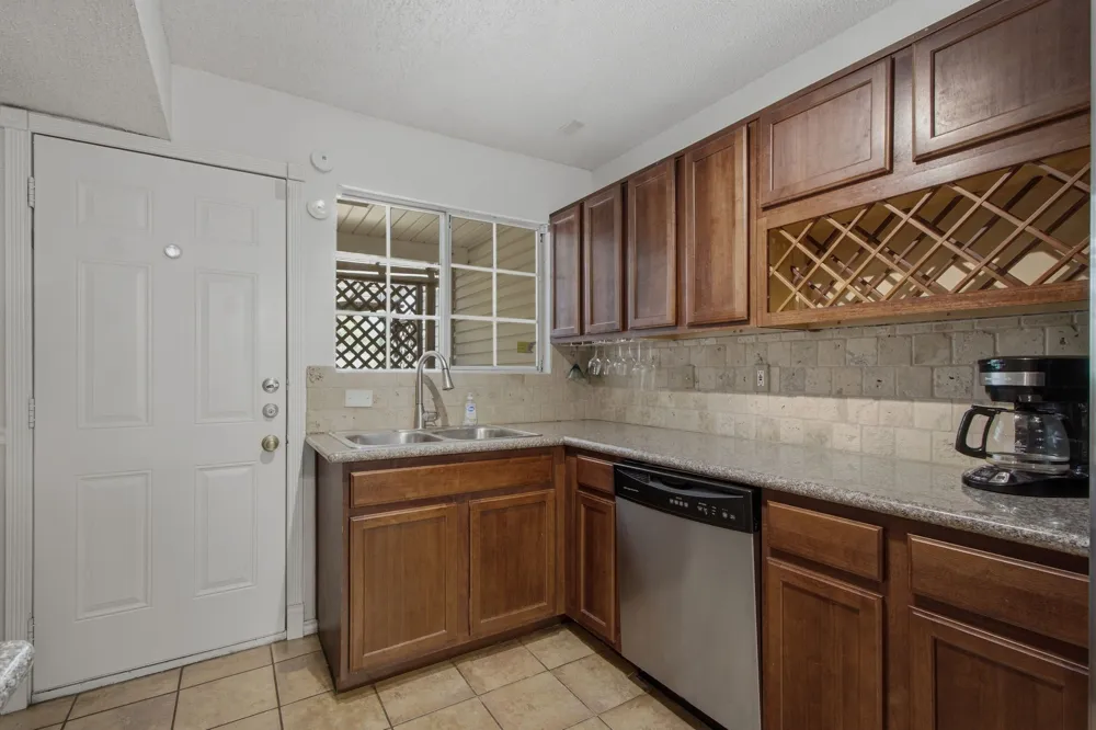 840 Creekside Drive Lewisville, TX 75067