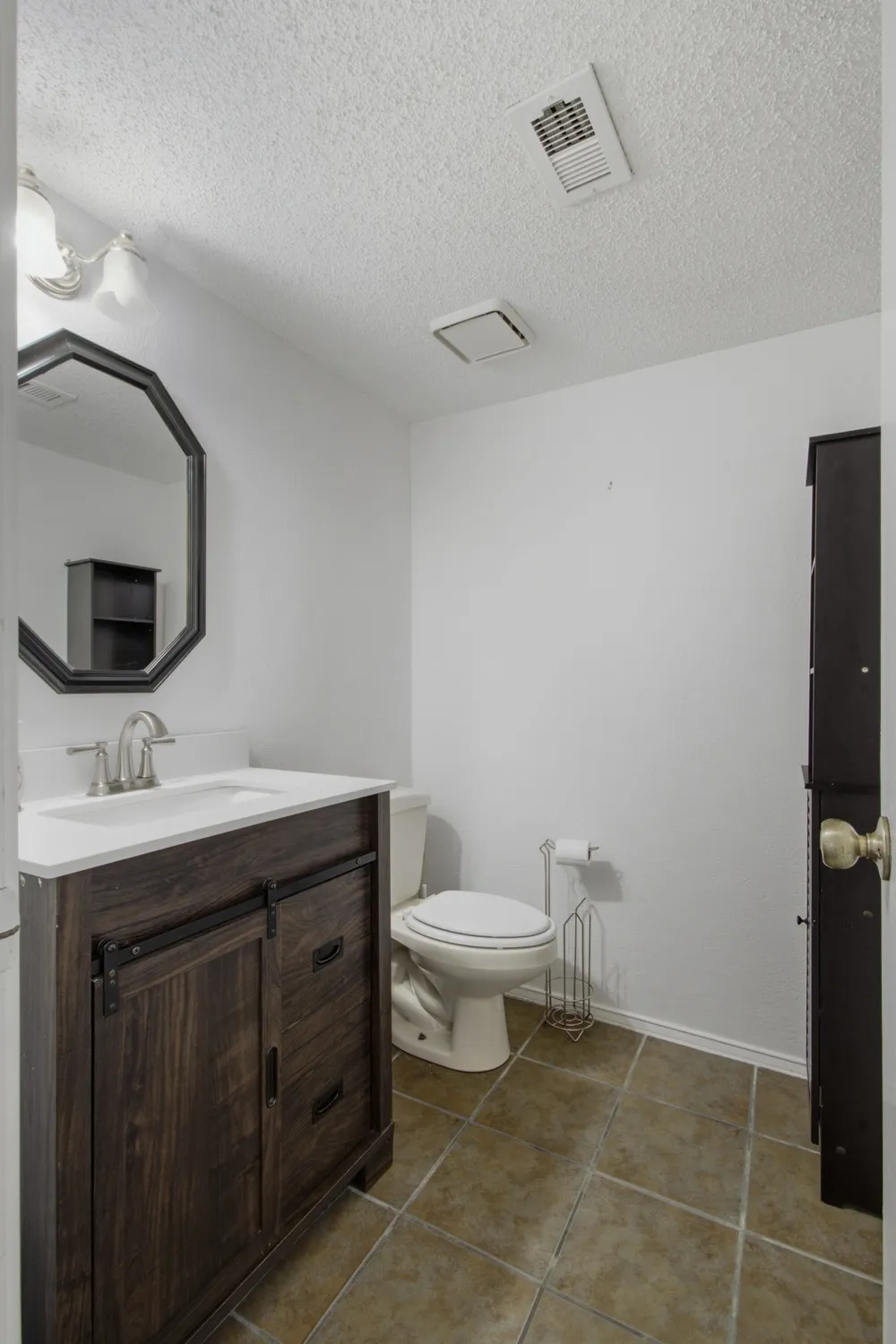 840 Creekside Drive Lewisville, TX 75067