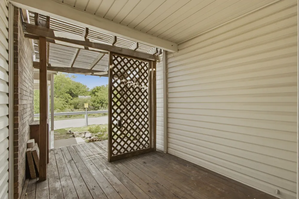 840 Creekside Drive Lewisville, TX 75067