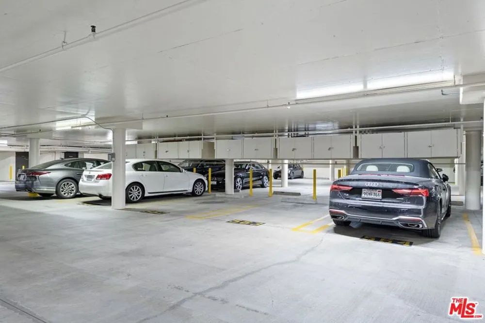 2132 Century Park Lane #103 Los Angeles, CA 90067