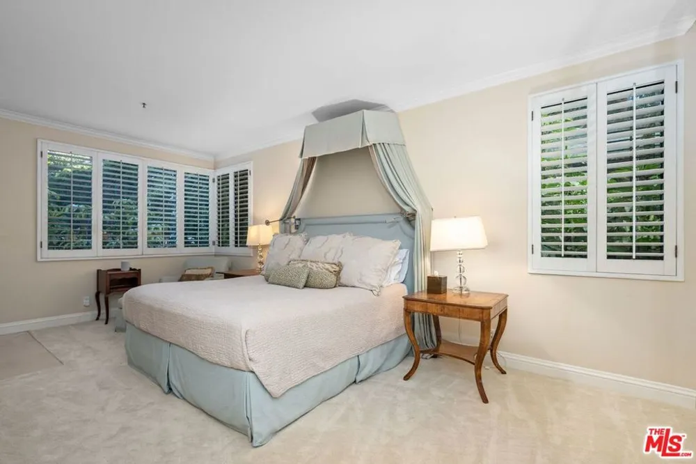 2132 Century Park Lane #103 Los Angeles, CA 90067