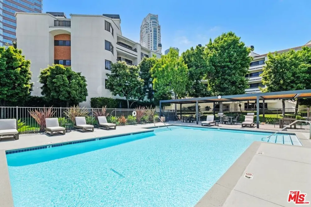 2132 Century Park Lane #103 Los Angeles, CA 90067