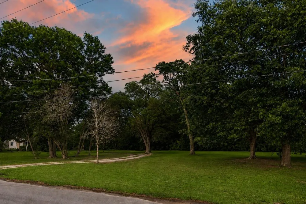 30315 Second Street Fulshear, TX 77441