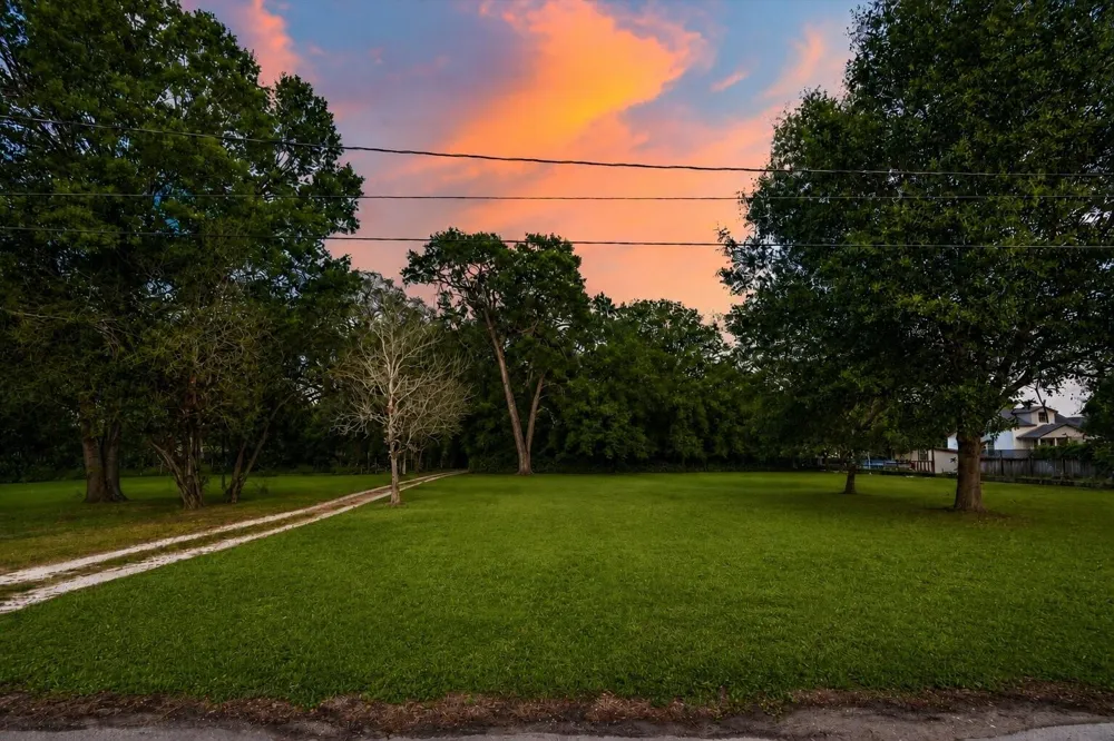 30315 Second Street Fulshear, TX 77441