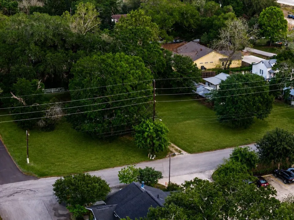 30315 Second Street Fulshear, TX 77441
