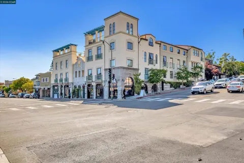 4395 Piedmont Ave #P208