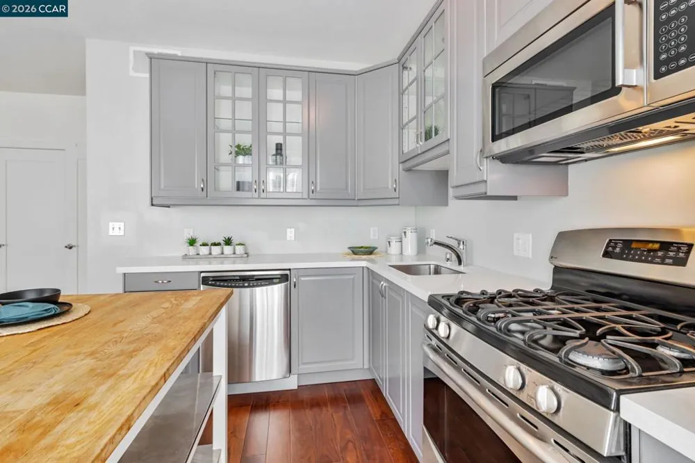 4395 Piedmont Ave #P208 Oakland, CA 94611