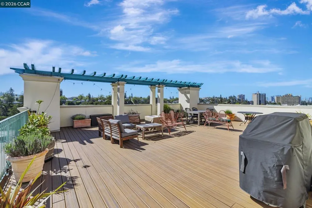 4395 Piedmont Ave #P208 Oakland, CA 94611