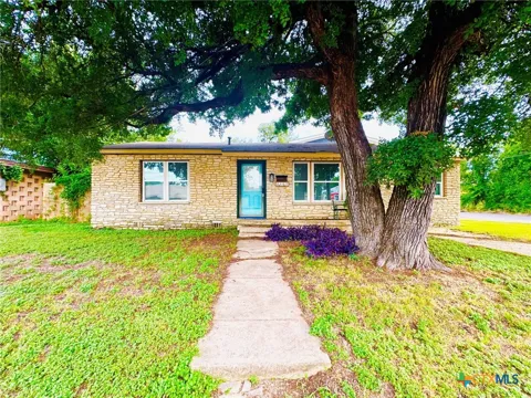 2402 Oak Drive