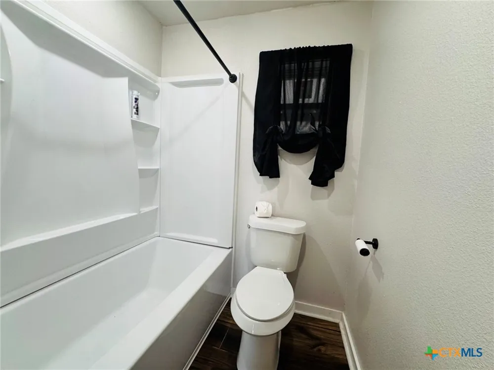 2402 Oak Drive Gatesville, TX 76528