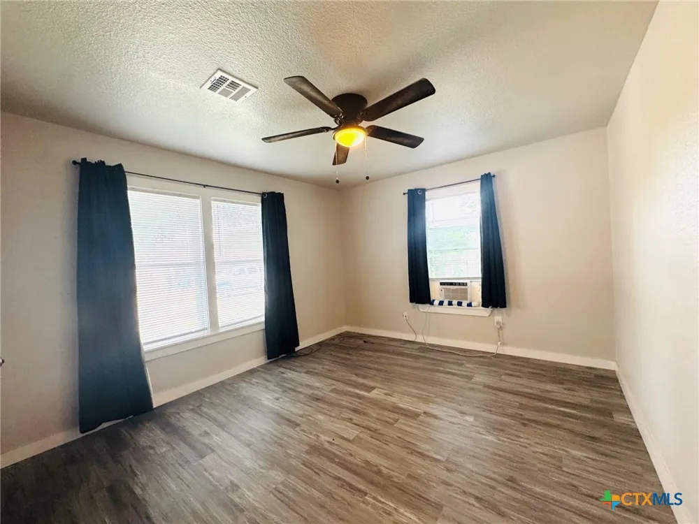 2402 Oak Drive Gatesville, TX 76528